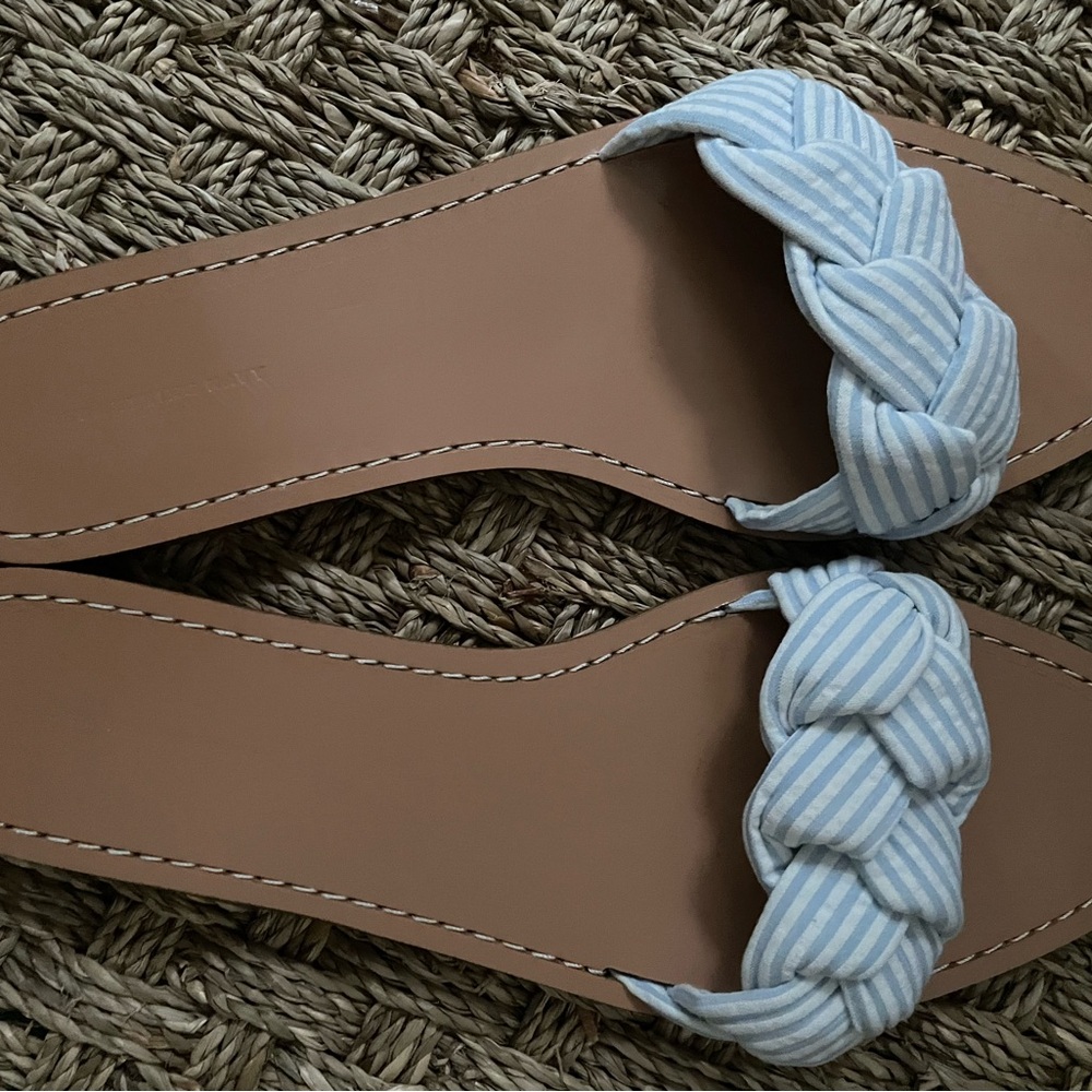 NWOT Something Navy slides - 8.5. Braided seersucker